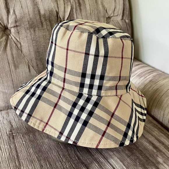 Burberry Bucket Hat. NWOT - Picture 1 of 5
